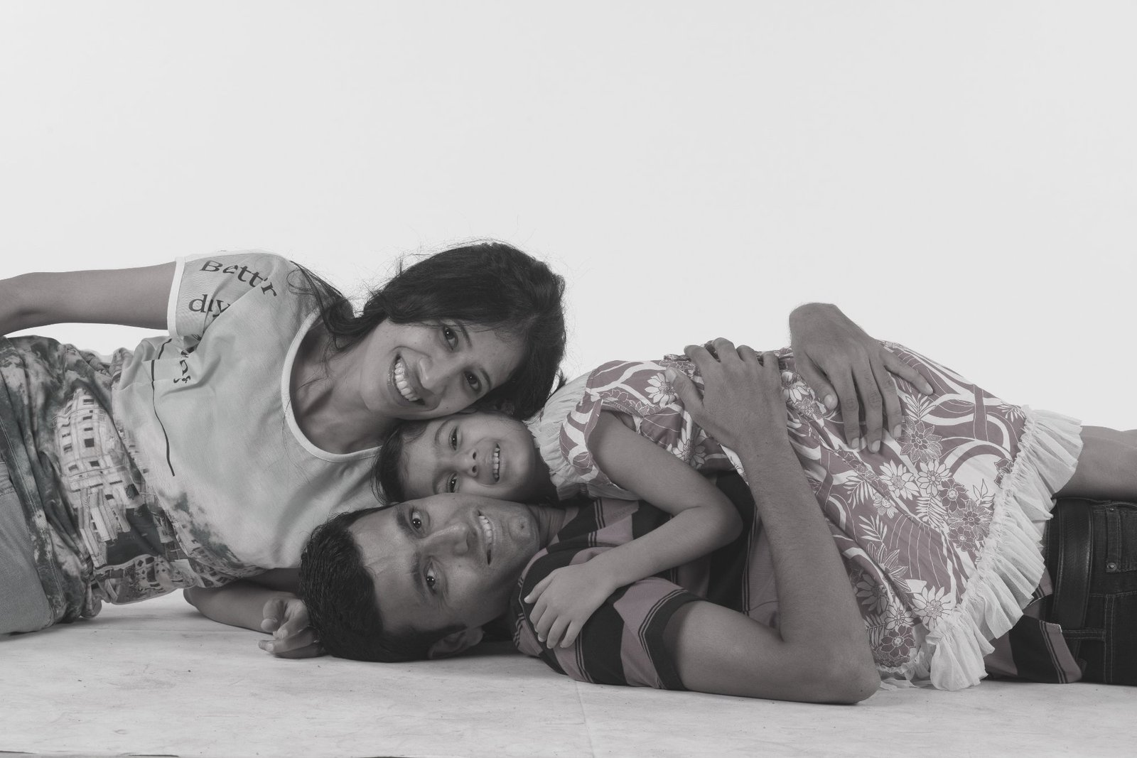 Extended family with newborn — Mihira Studios